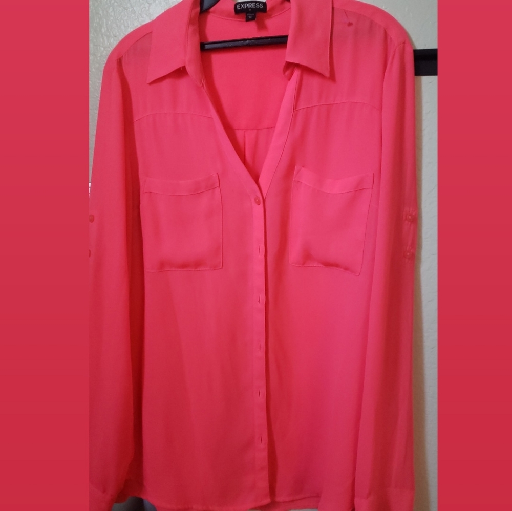💚Hot pink 💗 beautiful express blouse 👚